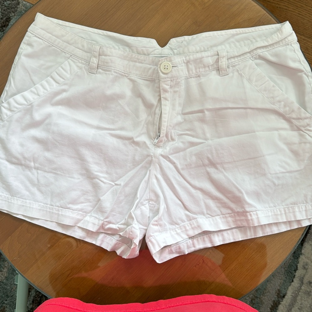 Ladies size 14 white Columbia shorts